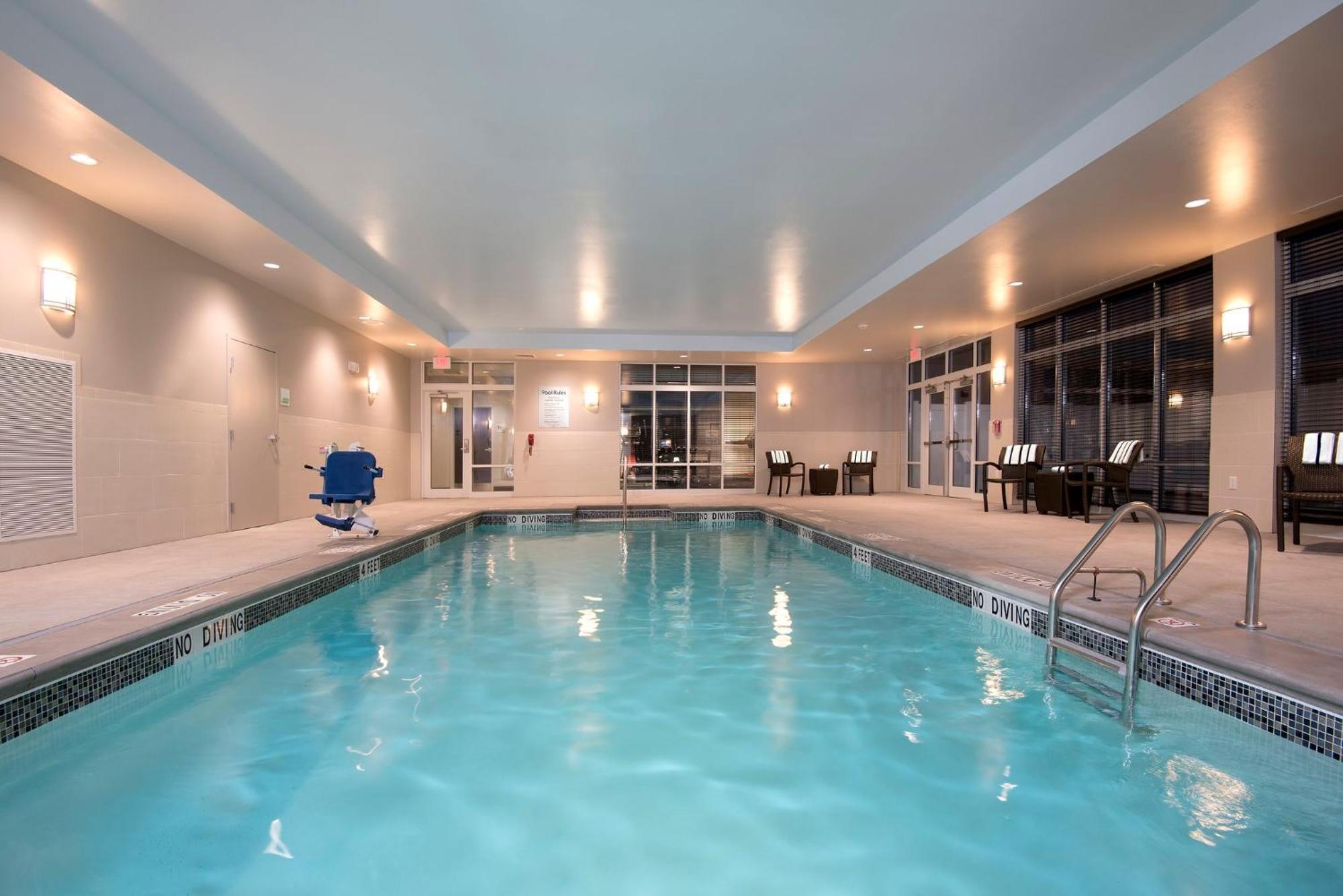 Holiday Inn Indianapolis Airport By Ihg Exterior foto